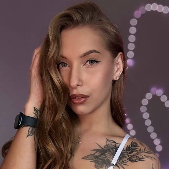 Afina96 from RU on SuperLive