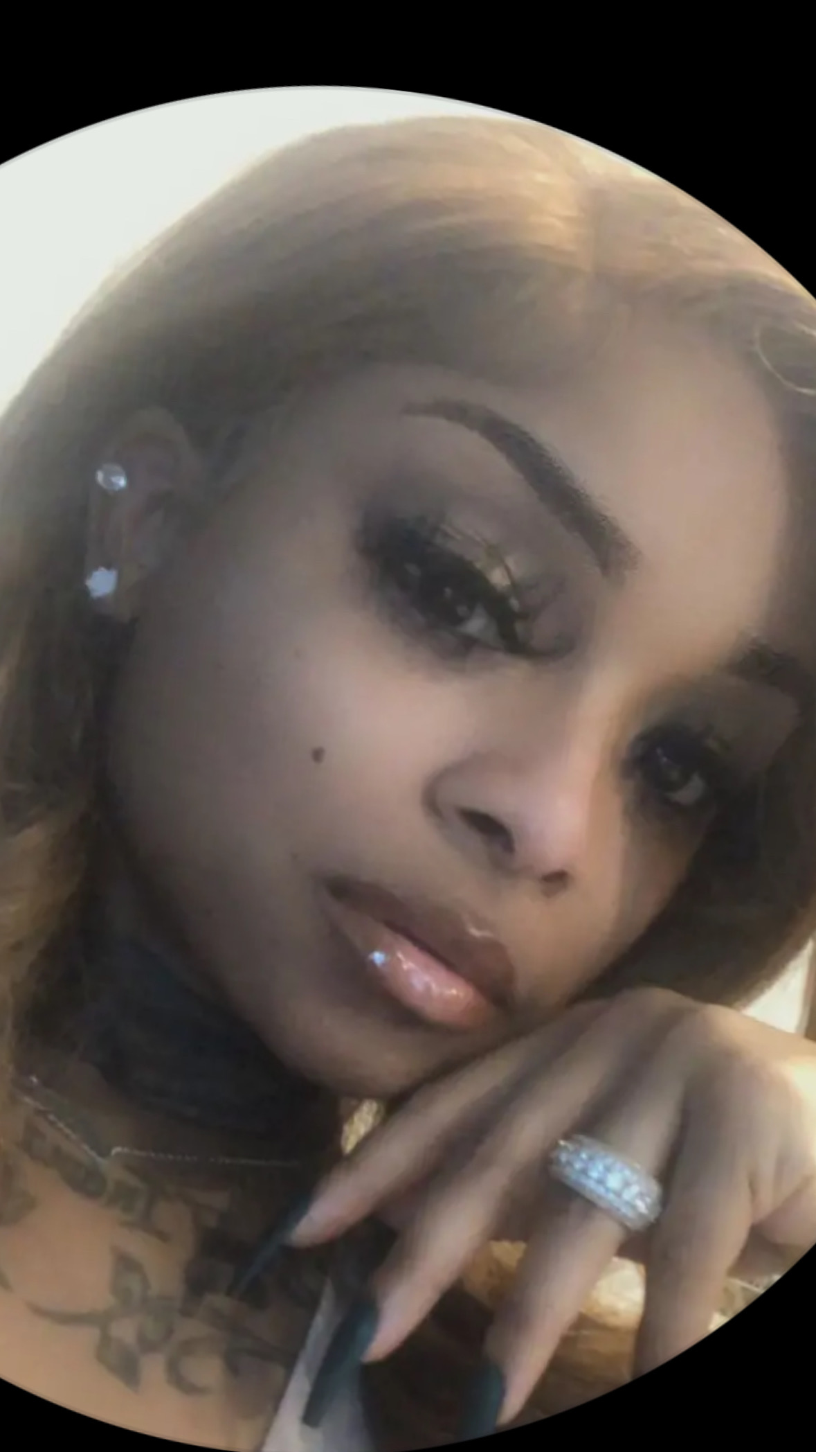 Prettykeyes from US on SuperLive