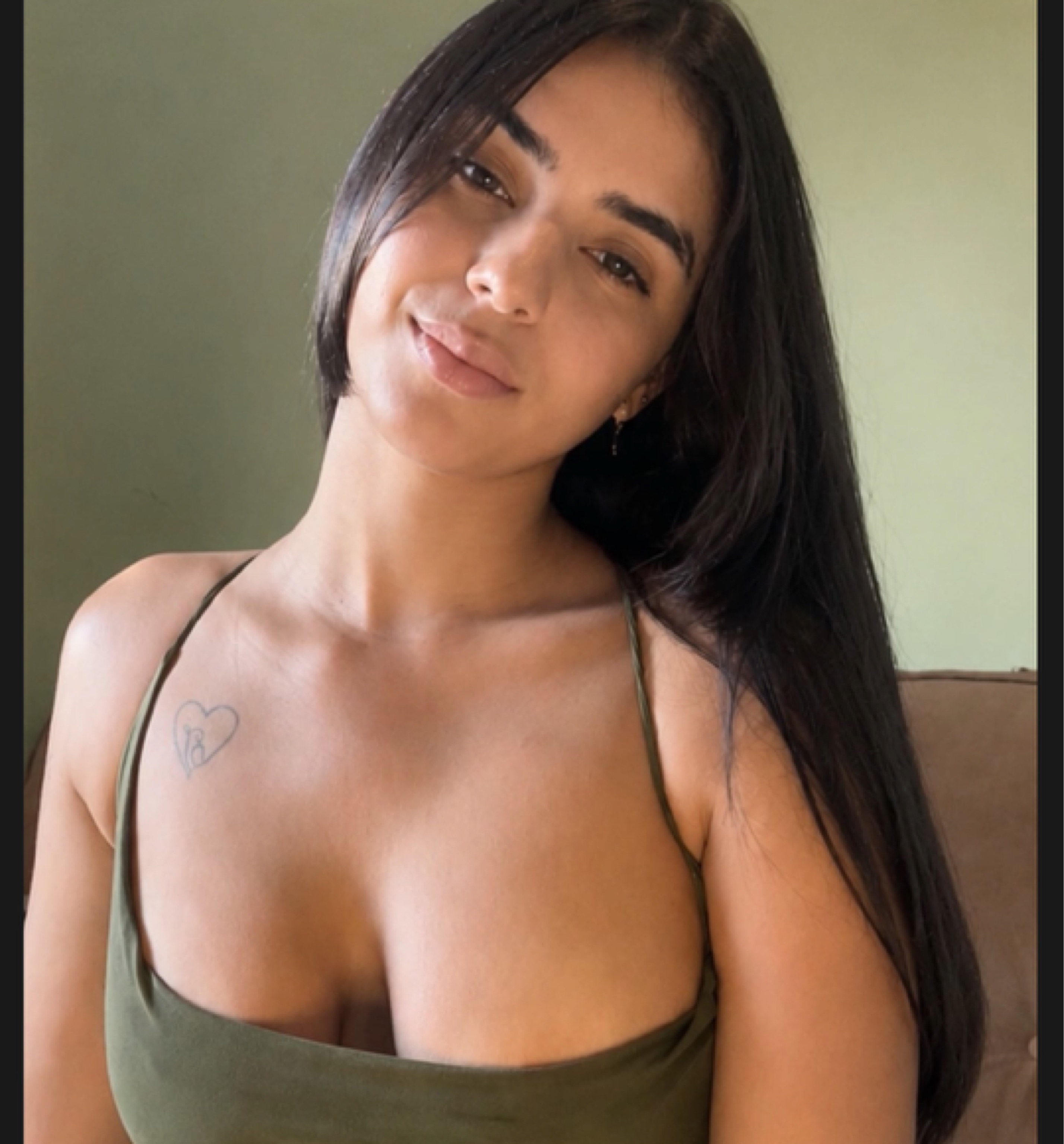 vitoria123 from BR on SuperLive