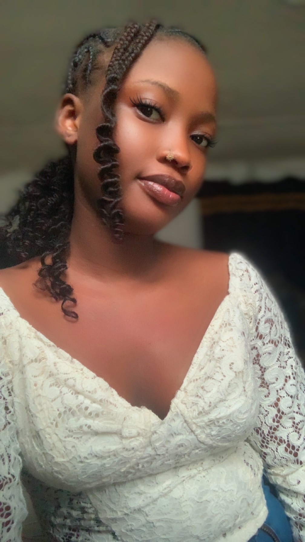 Dee bee from NG on SuperLive