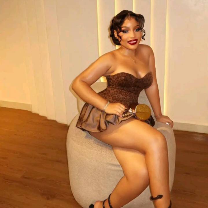 prettydaisy from US on SuperLive