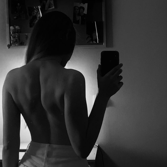 Cristina from UA on Tango Live