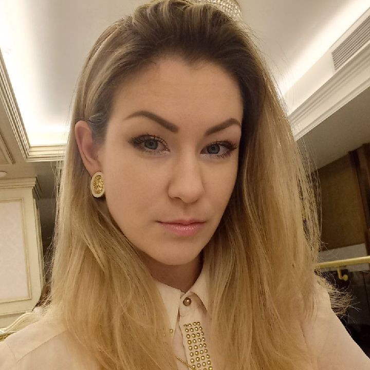 Девушка огонь) from UA on Tango Live
