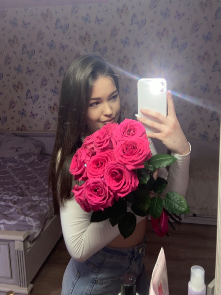 linaa from RU on Tango Live