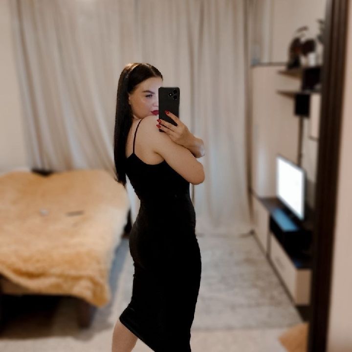Alissia from RU on Tango Live