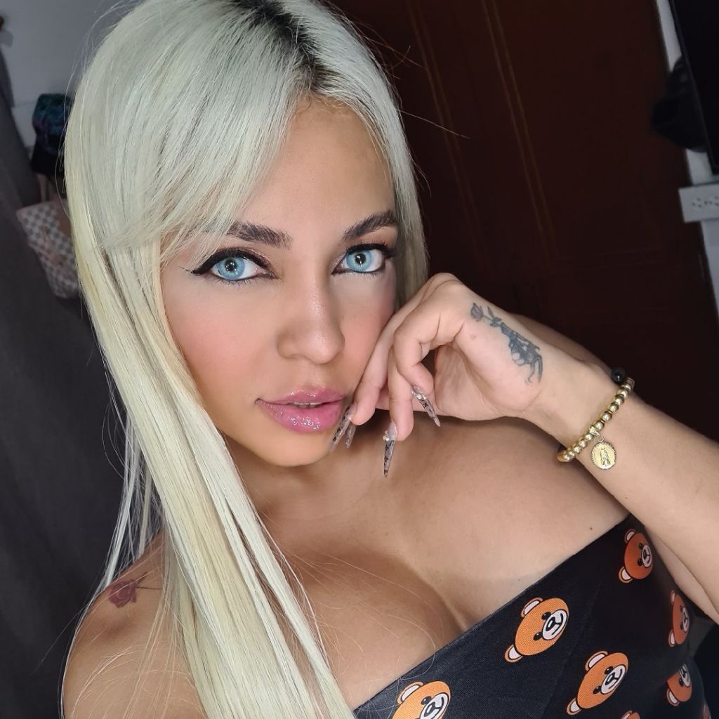 🔺️♾️🔻Bella from VE on Tango Live