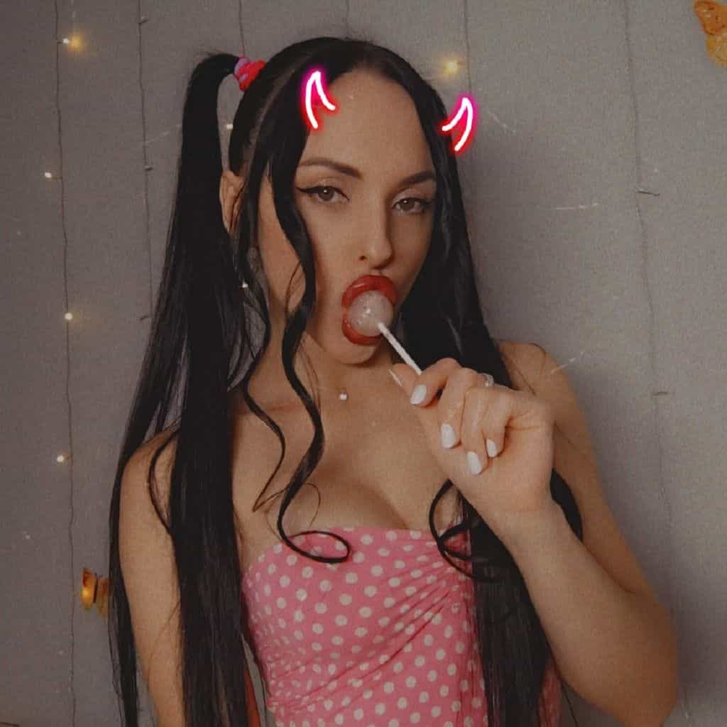 ⭐L O L⭐