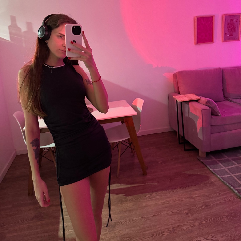 Reina from AR on Tango Live
