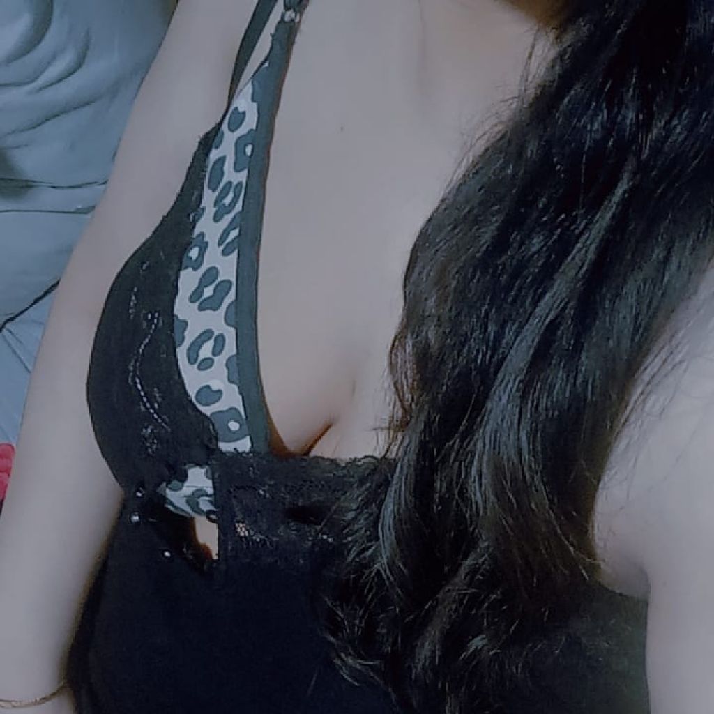 👑꧁✨❤️ꋬᶠȿんǝǝⁿ❤️✨꧂👑 on Tango Live