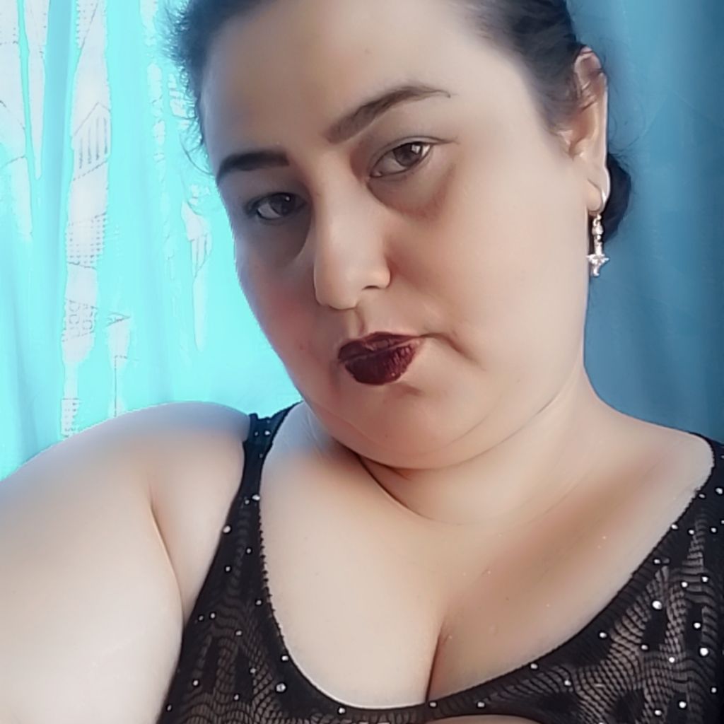 Luciana 😘😈 from CO on Tango Live
