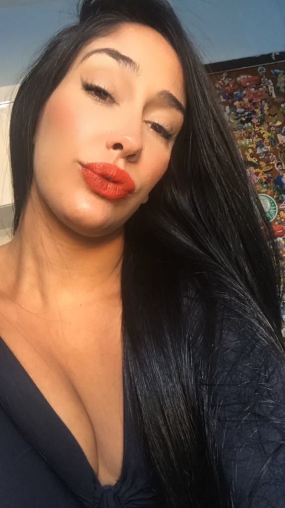 Larissinha 🔥 from BR on Tango Live