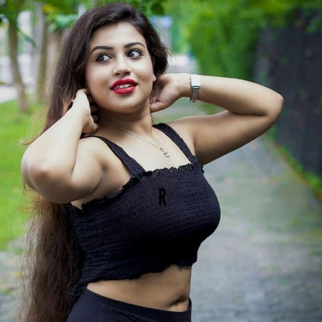 Naina from IN on Tango Live