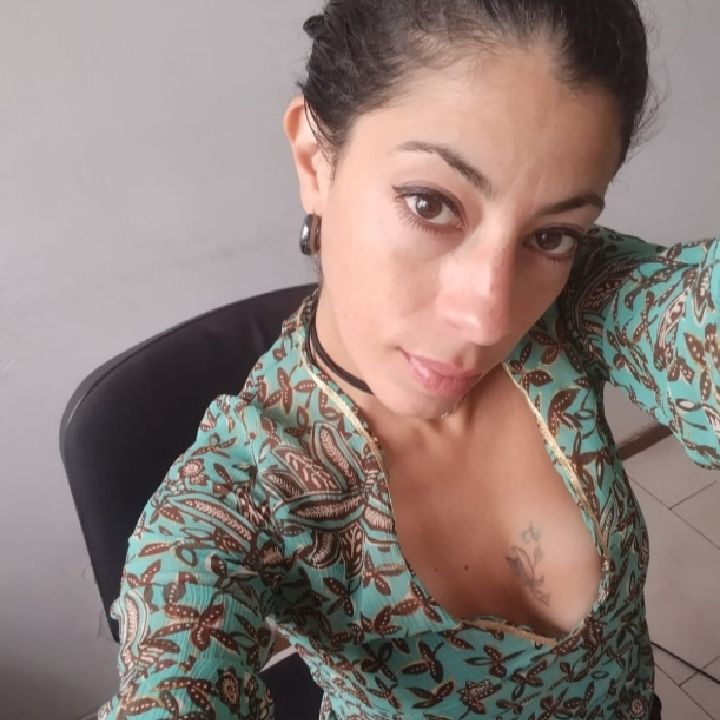 Betsy on Tango Live