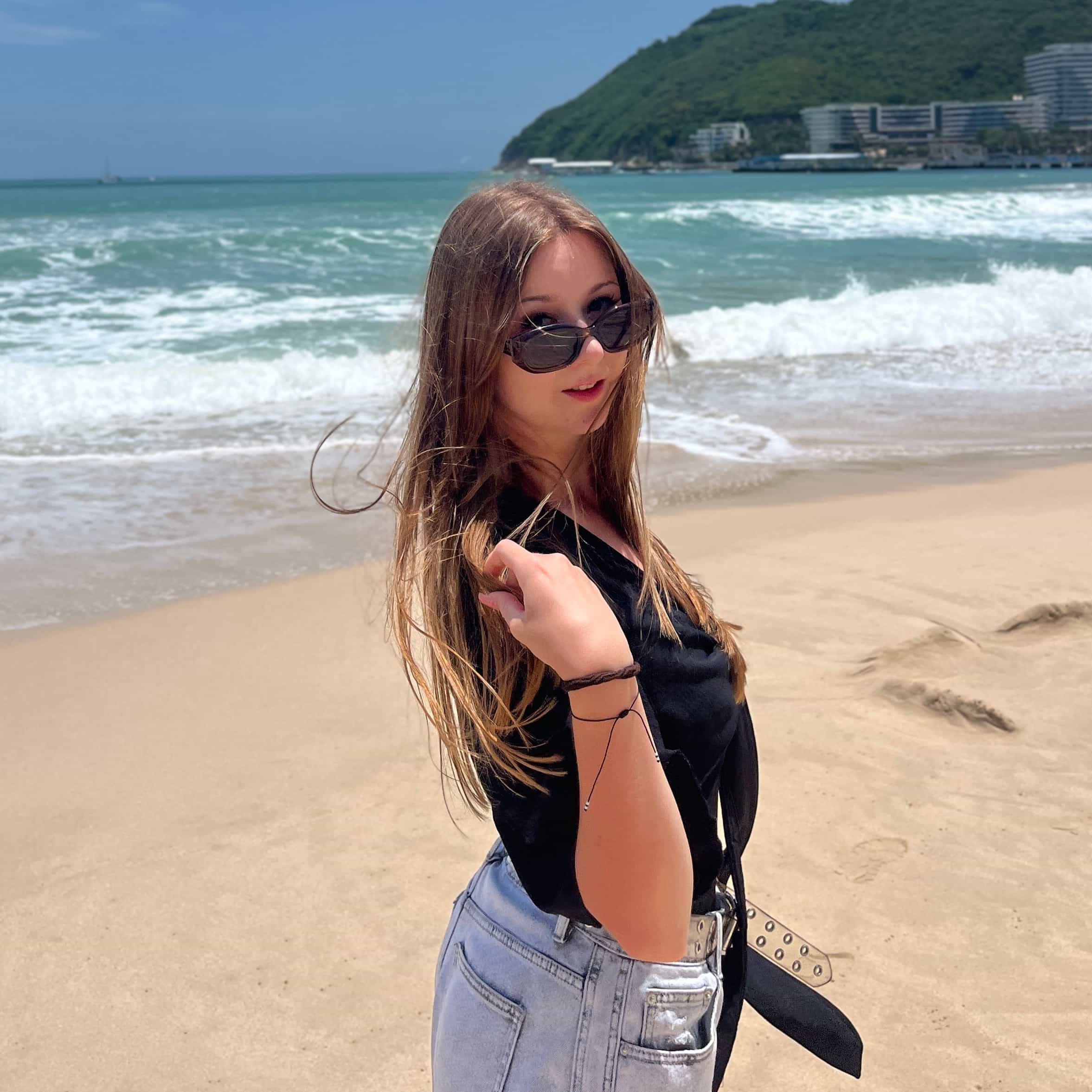 Tracy 🦋🔥 20 april Bth day