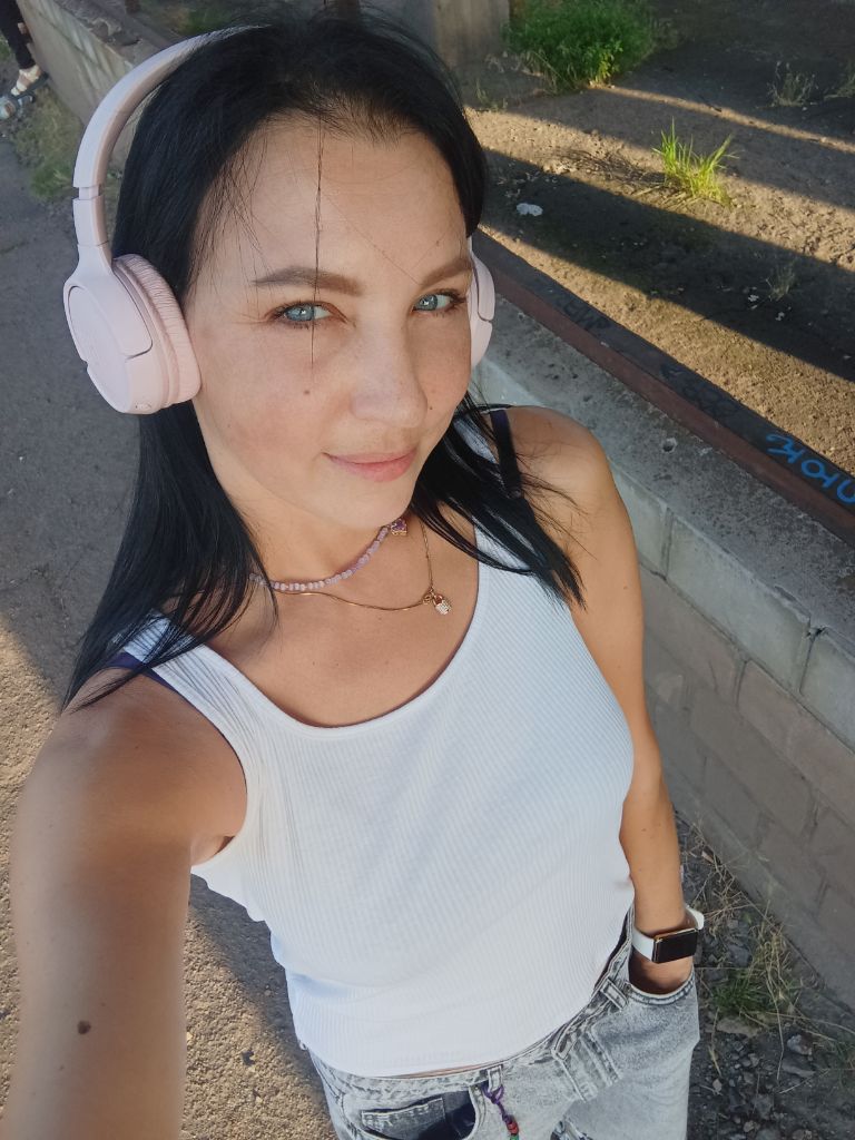 ALLA from UA on Tango Live