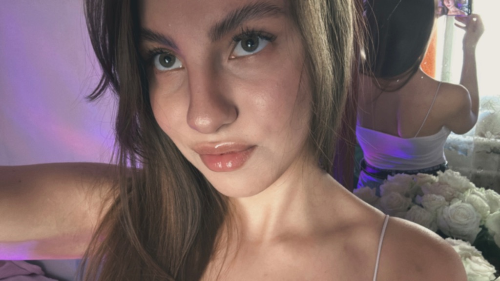 AURORA from UA on Tango Live