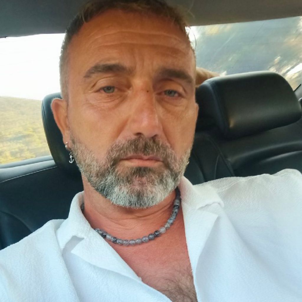 Oktay feyzioğlu from TR on Tango Live