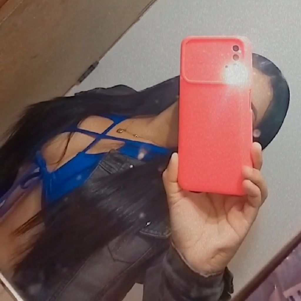 LAURITA✨ on Tango Live