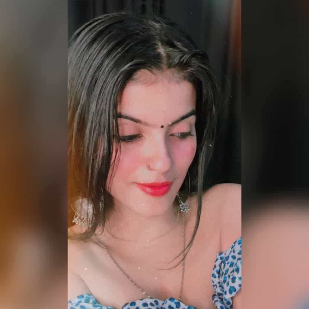 🖤Kashish🖤
