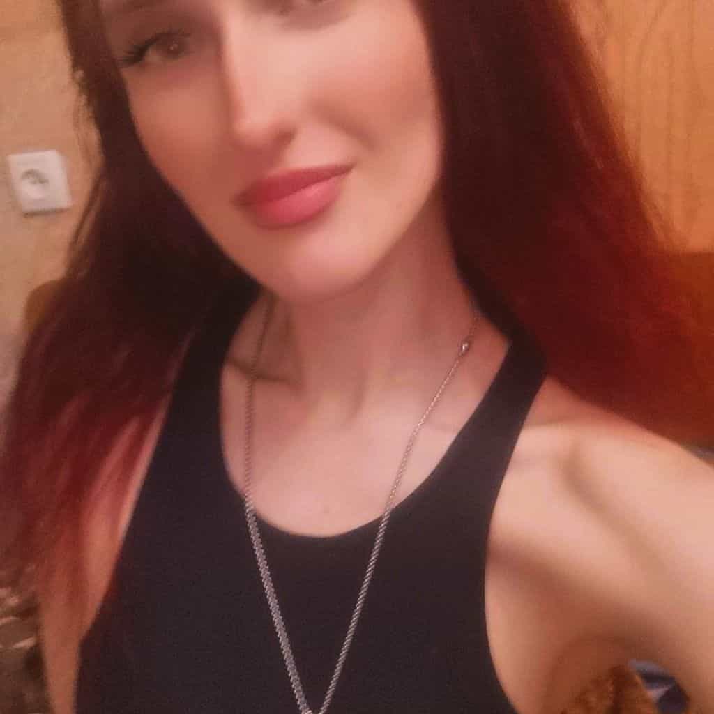 Your Slave😈 😘🦶