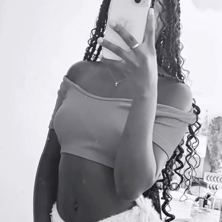 Velvet curve from KE on Tango Live