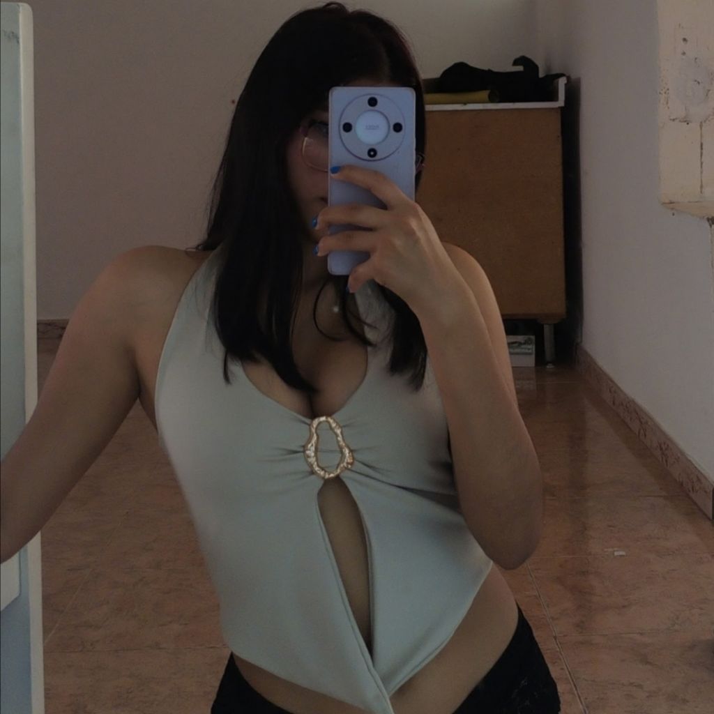 Selena 😉 from CO on Tango Live