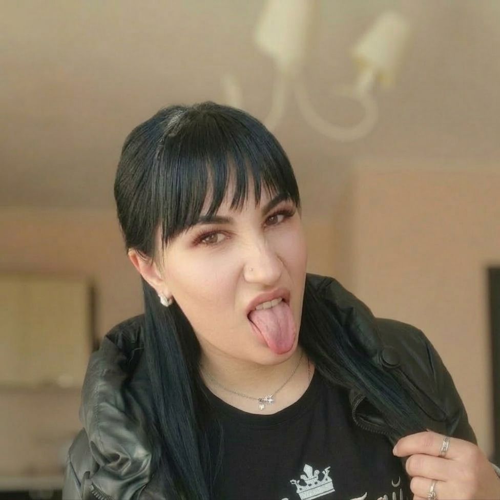 Olenka from UA on Tango Live