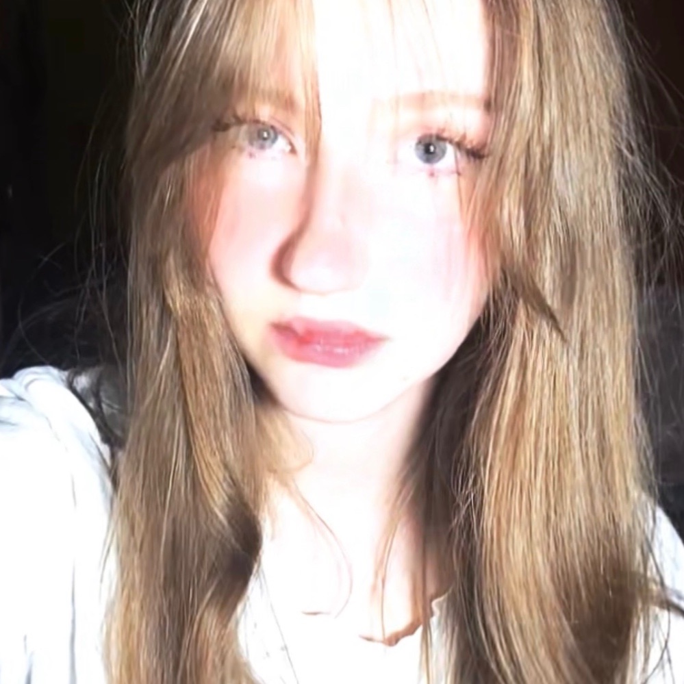 Angelina🐱 from UA on Tango Live