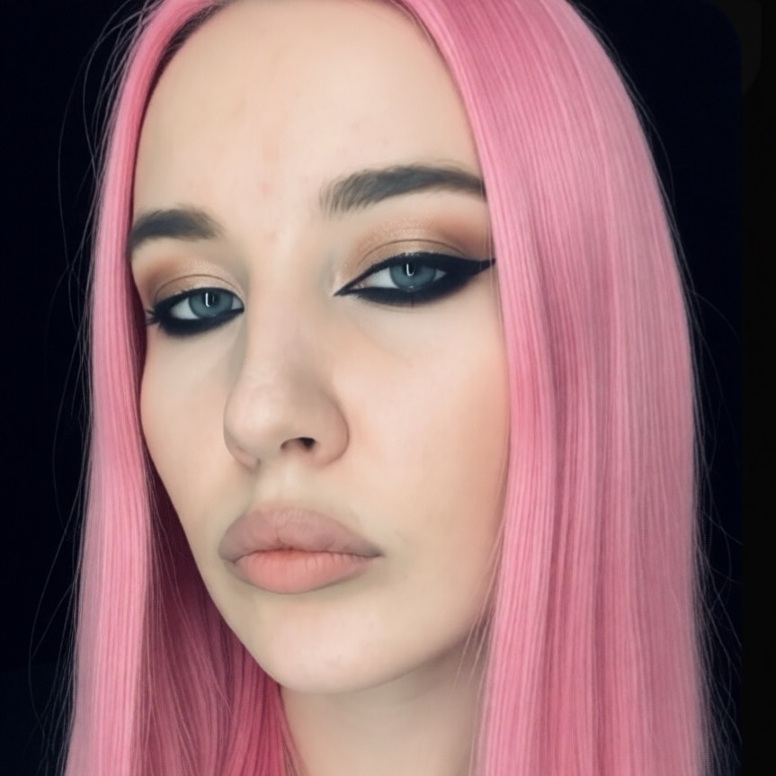 Yuliya from RU on Tango Live