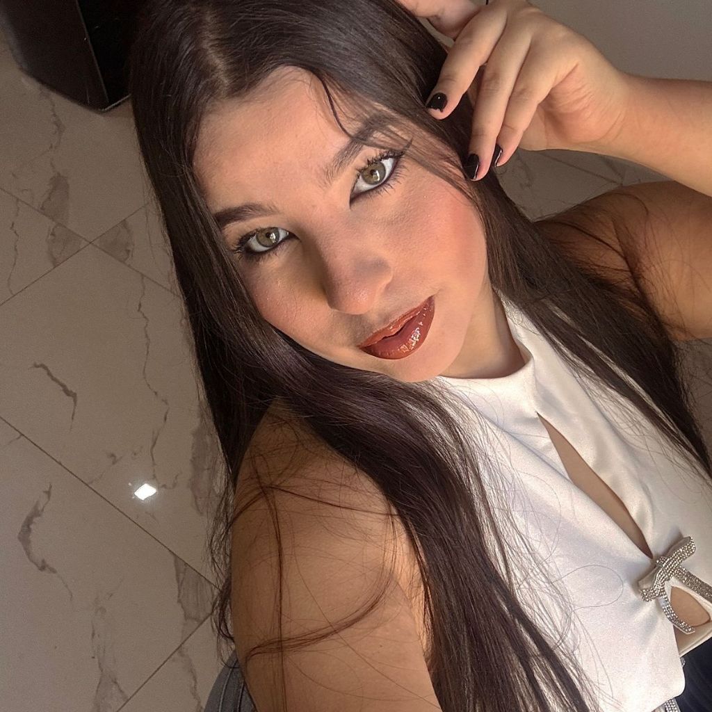 Linda🌸 from VE on Tango Live