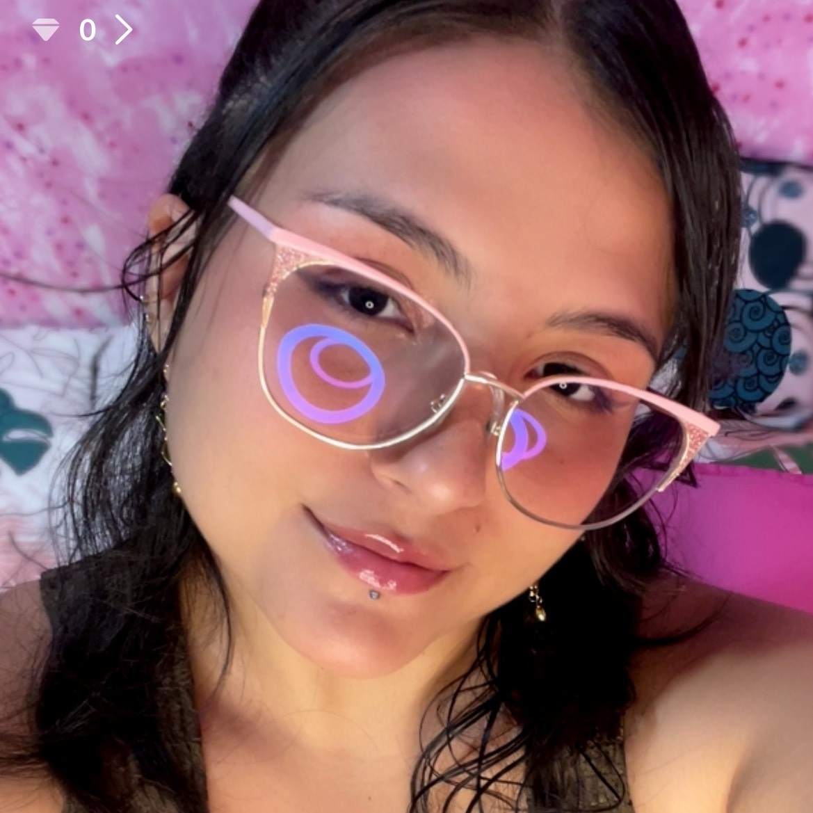 Emma 🍒🍃✨️ on Tango Live