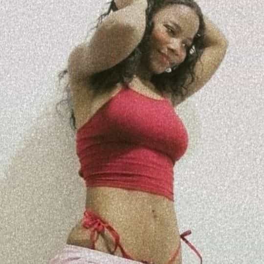 DaniaaXOXO أنا أطع كل شيء