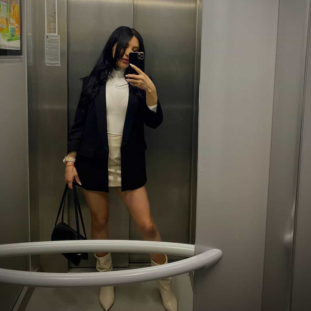 Brunette01