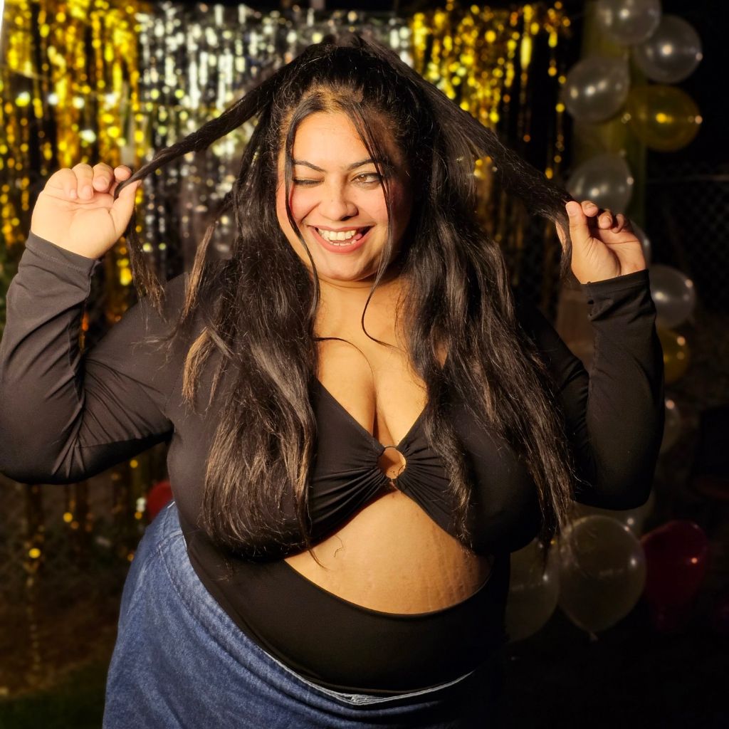 🧿🔥Curvy Jaanvi🔥🧿 from IN on Tango Live