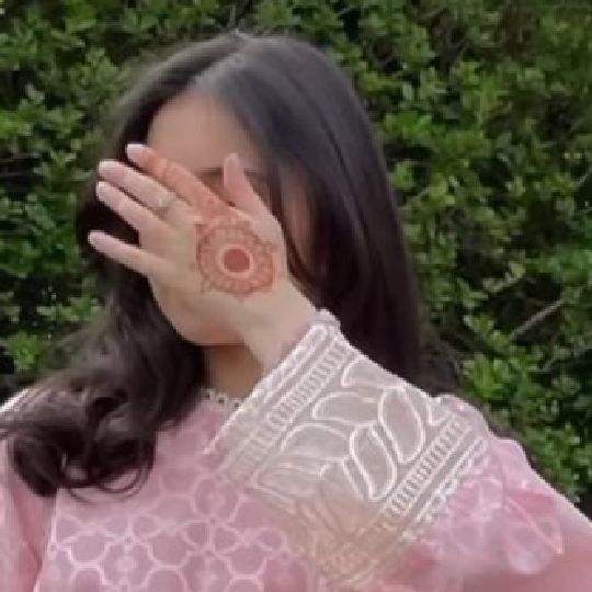 Ayesha from FR on Tango Live