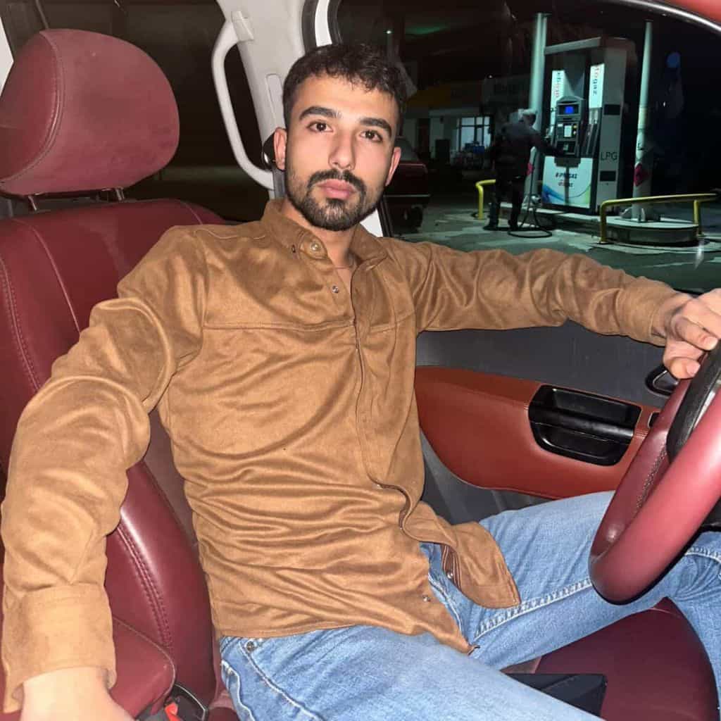 Emre Ö.