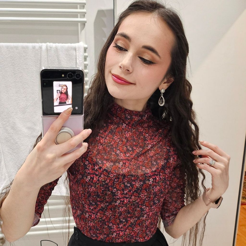 Liza Dancing Plant 💃🏻🥦 on Tango Live