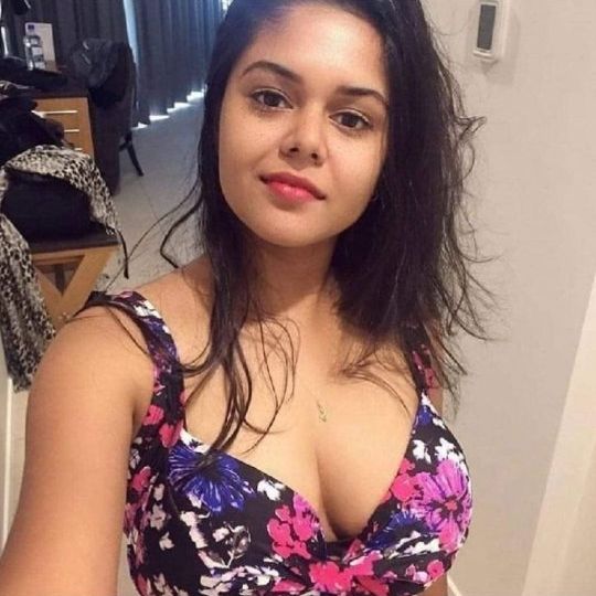 Vani from IN on Tango Live