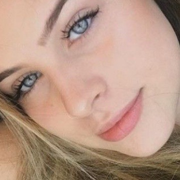 Letícia Lua from BR on Tango Live