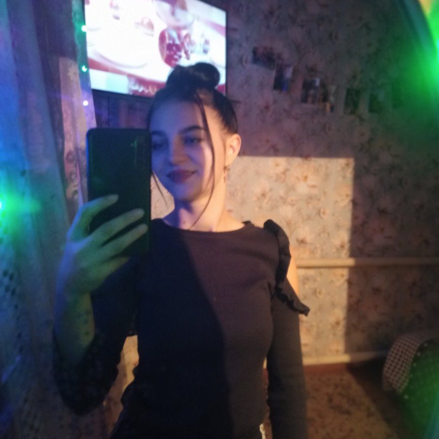 Мала from UA on Tango Live