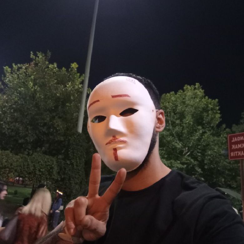 Çirkin.cocuq21 from TR on Tango Live