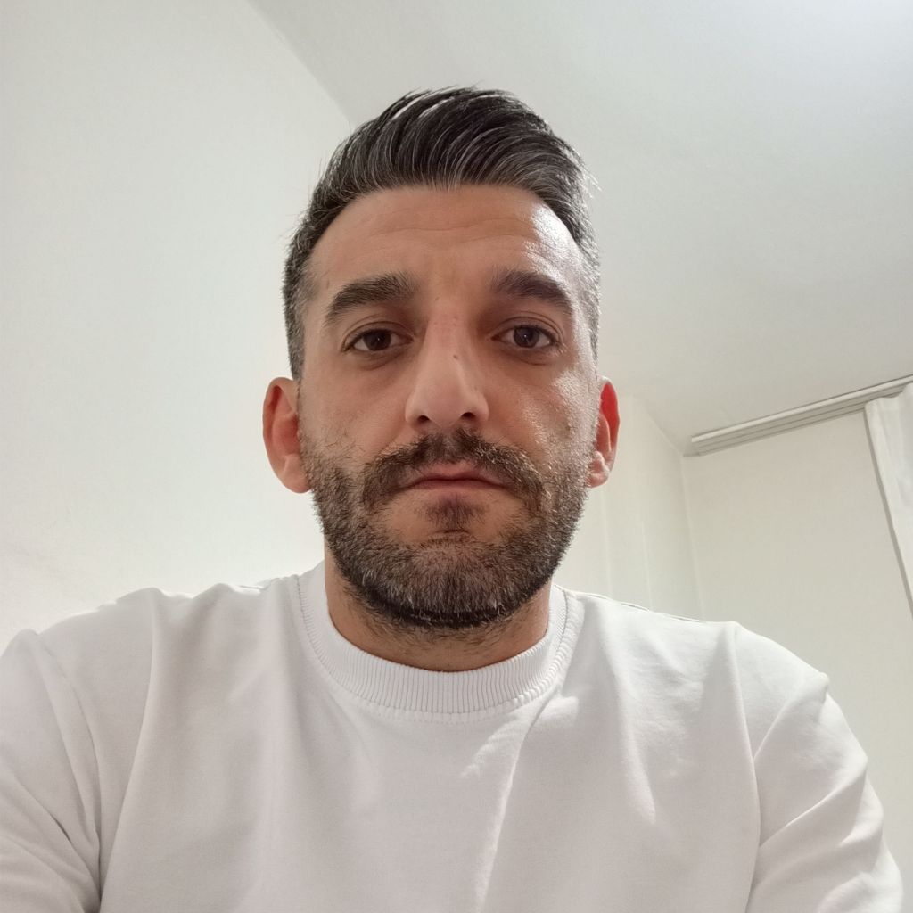 Yasin c from TR on Tango Live