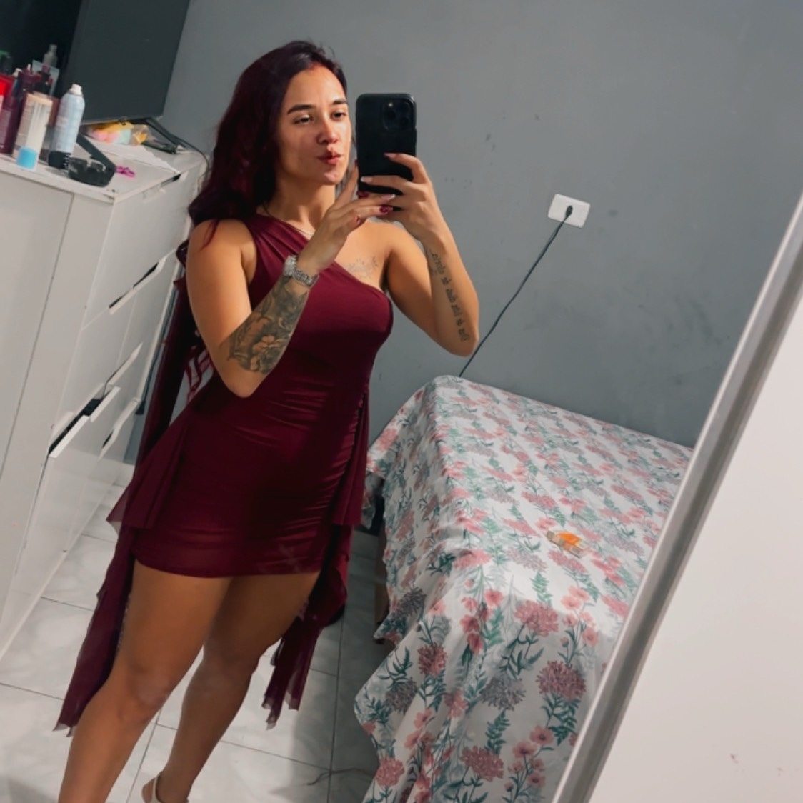 Ginger the Red Queen 🥀 from US on Tango Live