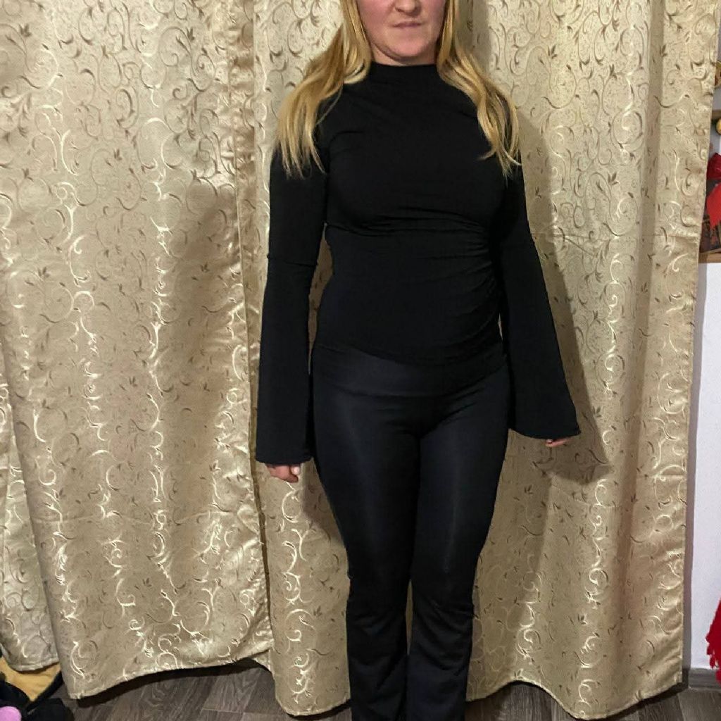 Monica from RO on Tango Live