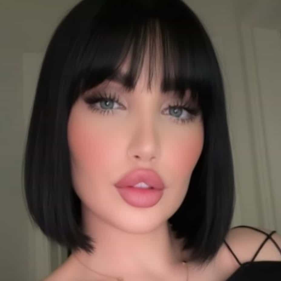 ༆ٱلْـملْـڪْة َٰٰٰ نـٱآيــآإ ֆ༆💙🕊️🥵