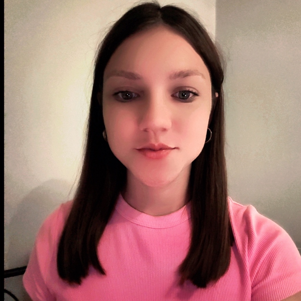 Olechka_2392 from PL on Tango Live