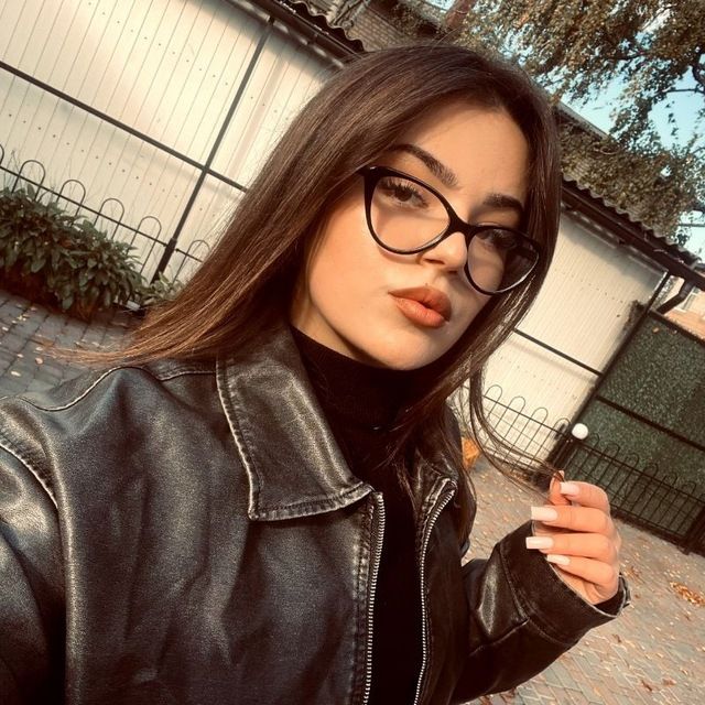 Клео from UA on Tango Live