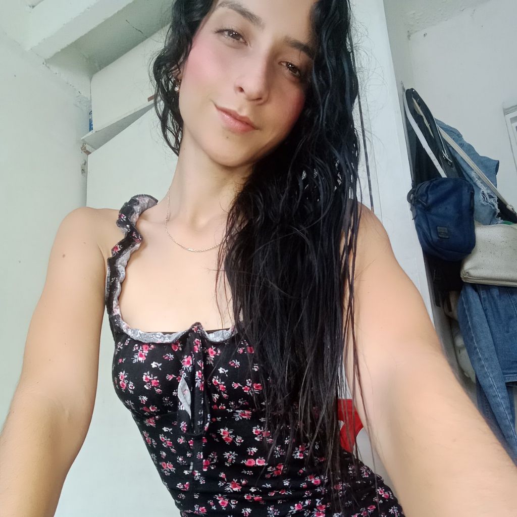 Lau💜💖 from CO on Tango Live