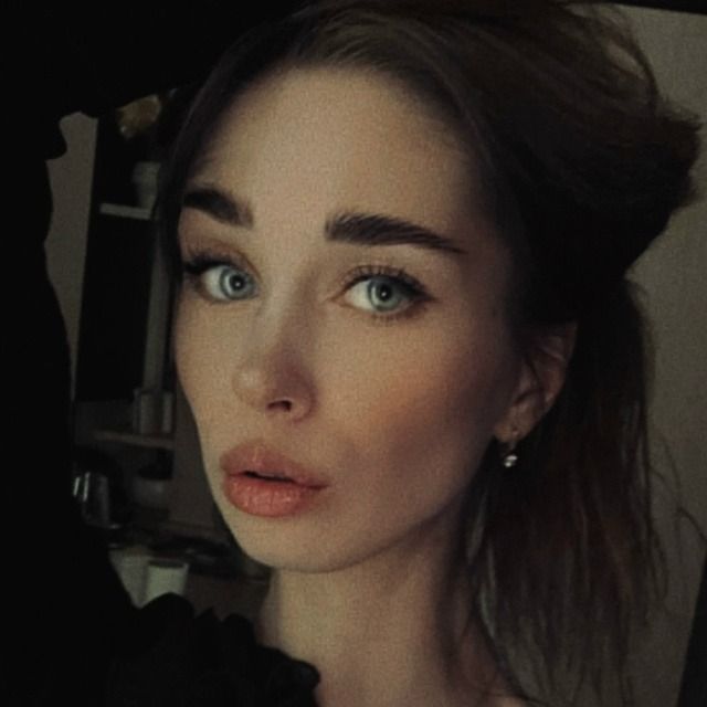 Amelia from RU on Tango Live