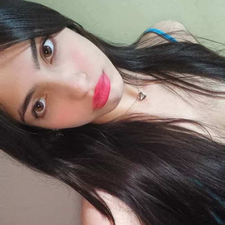 أحح خلفي بالجزرة🥕أنوشة صغنونة